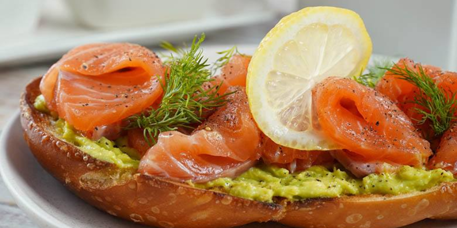 is smoked salmon healthy